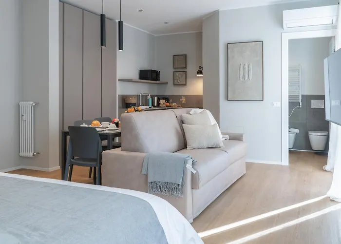 Olive Chic Centrobergamo * ברגמו